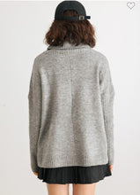 Load image into Gallery viewer, Long Sleeve Two Pocket Super COMFY sweater
